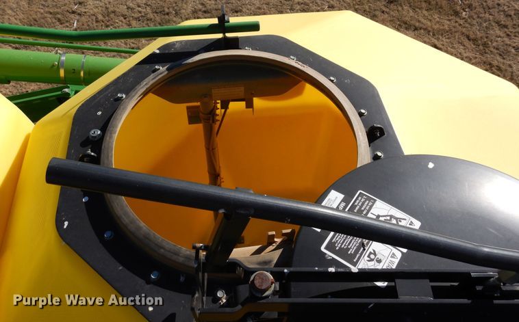 image for item DF8154 2010 John Deere 1890  air seeder