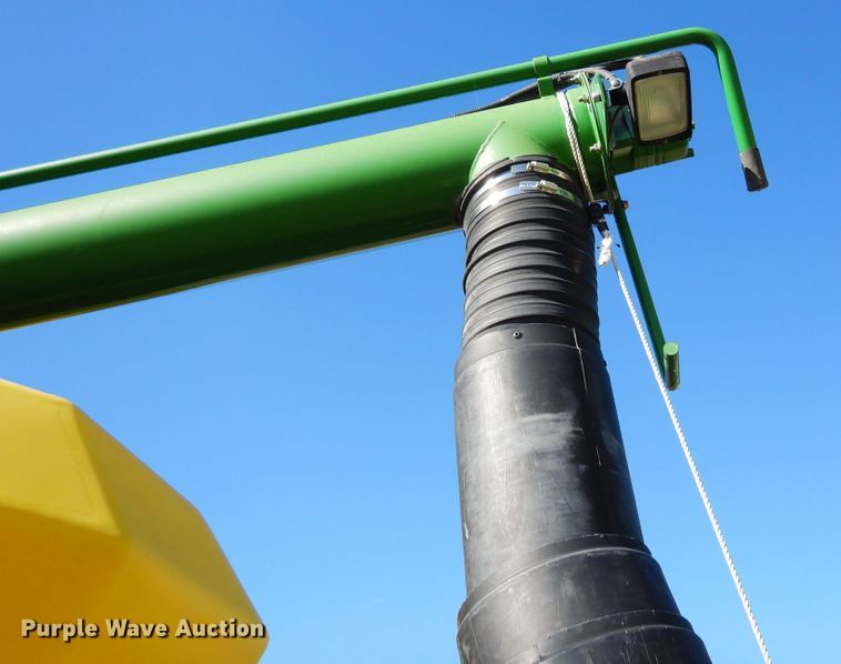 image for item DF8154 2010 John Deere 1890  air seeder