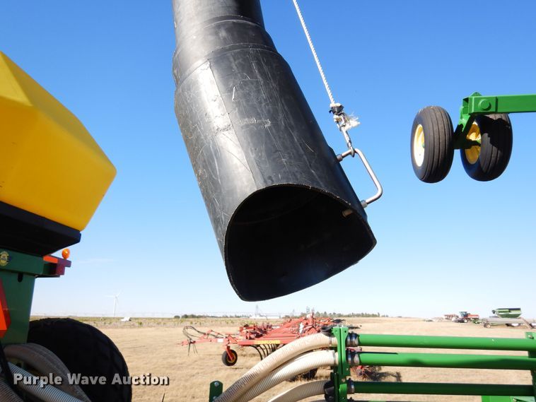 image for item DF8154 2010 John Deere 1890  air seeder