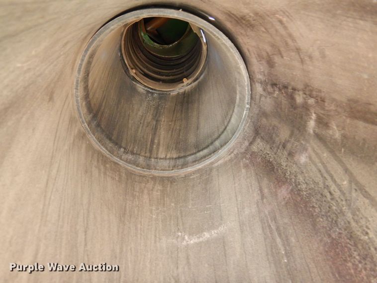 image for item DF8154 2010 John Deere 1890  air seeder