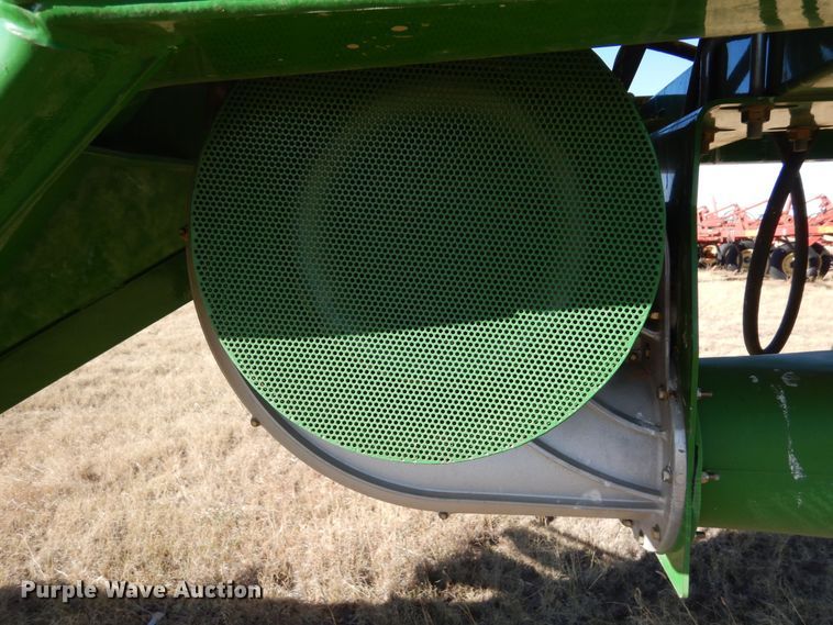 image for item DF8154 2010 John Deere 1890  air seeder