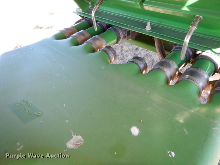 image for item DF8154 2010 John Deere 1890  air seeder