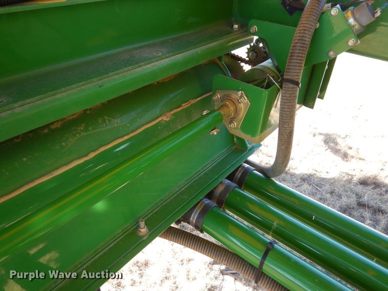 image for item DF8154 2010 John Deere 1890  air seeder