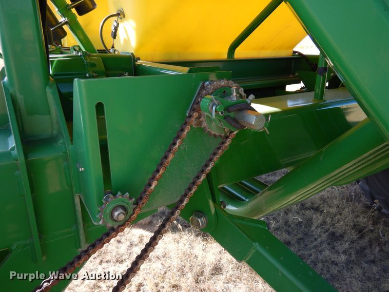 image for item DF8154 2010 John Deere 1890  air seeder