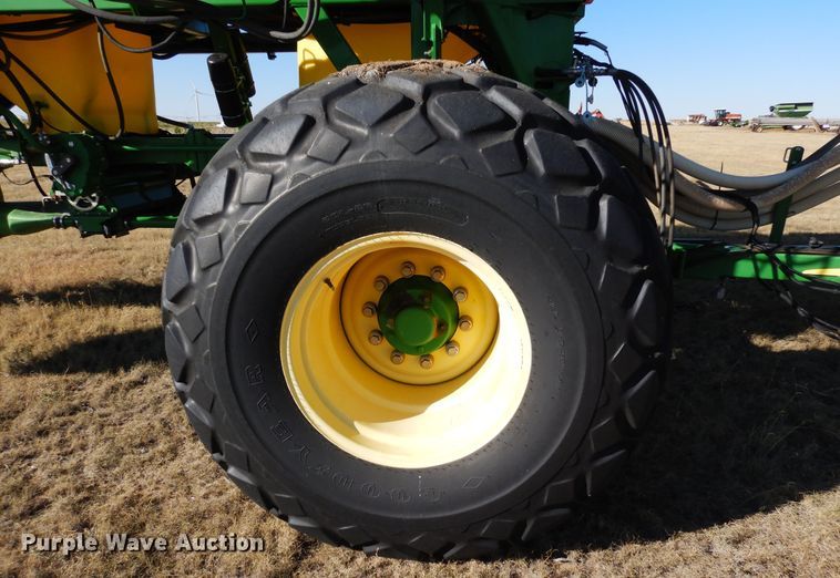 image for item DF8154 2010 John Deere 1890  air seeder