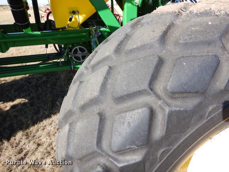 image for item DF8154 2010 John Deere 1890  air seeder