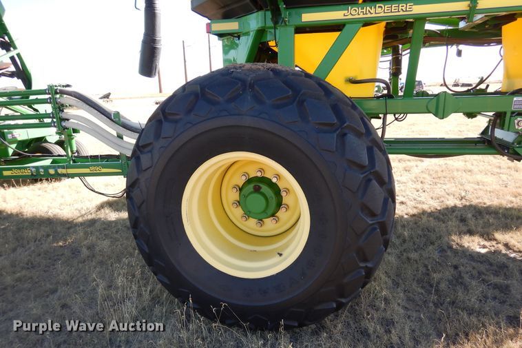 image for item DF8154 2010 John Deere 1890  air seeder