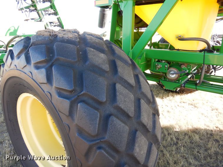 image for item DF8154 2010 John Deere 1890  air seeder