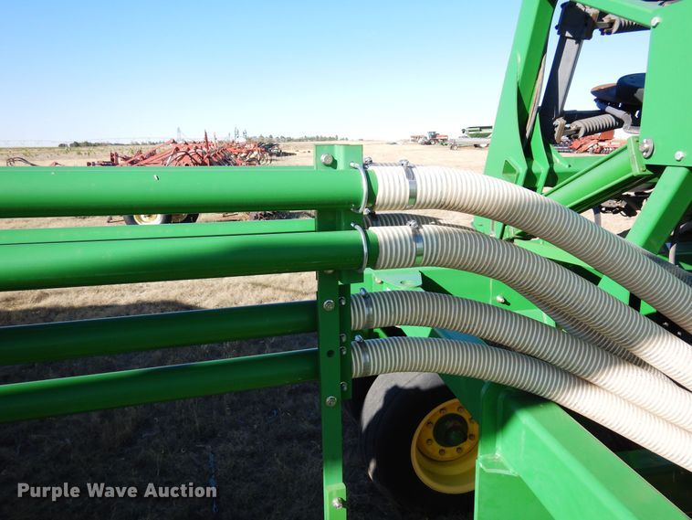 image for item DF8154 2010 John Deere 1890  air seeder