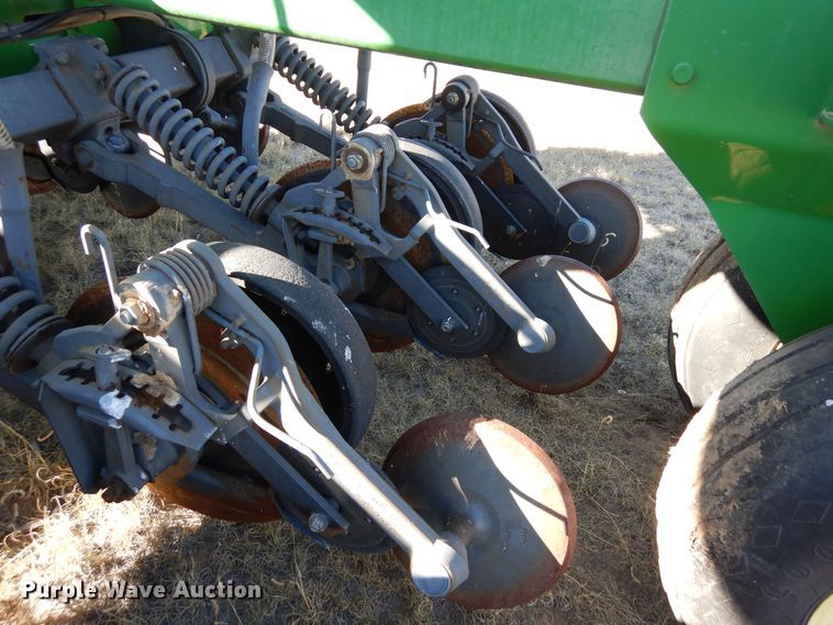 image for item DF8154 2010 John Deere 1890  air seeder