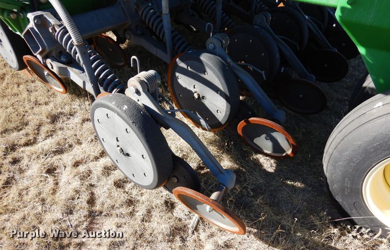 image for item DF8154 2010 John Deere 1890  air seeder