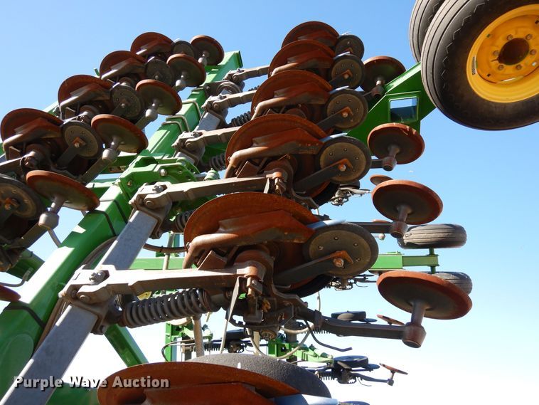 image for item DF8154 2010 John Deere 1890  air seeder