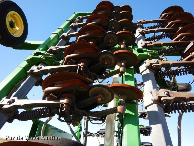 image for item DF8154 2010 John Deere 1890  air seeder