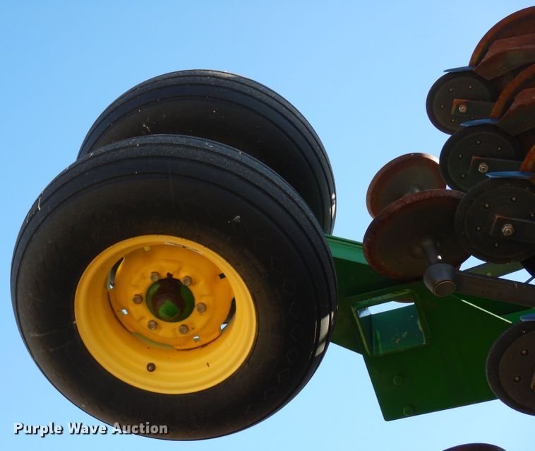 image for item DF8154 2010 John Deere 1890  air seeder