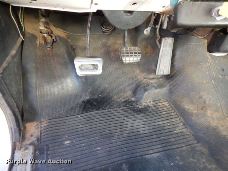 image for item DF8159 1988 GMC TopKick  grain truck