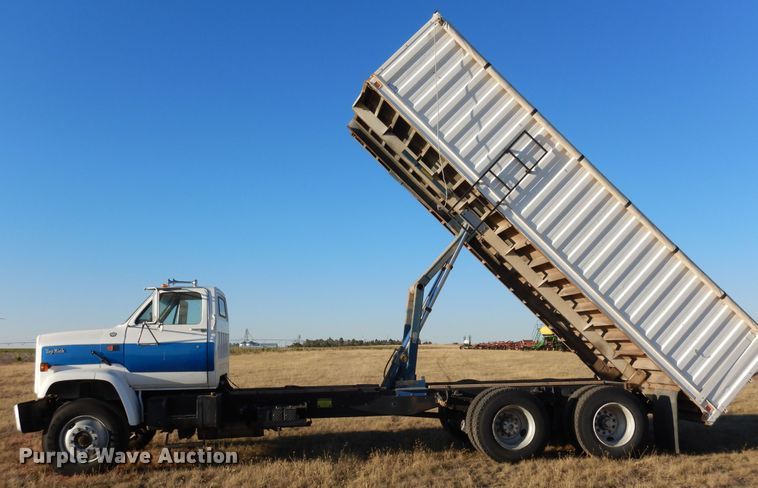 image for item DF8159 1988 GMC TopKick  grain truck