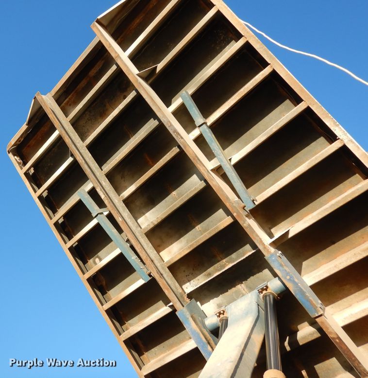 image for item DF8159 1988 GMC TopKick  grain truck