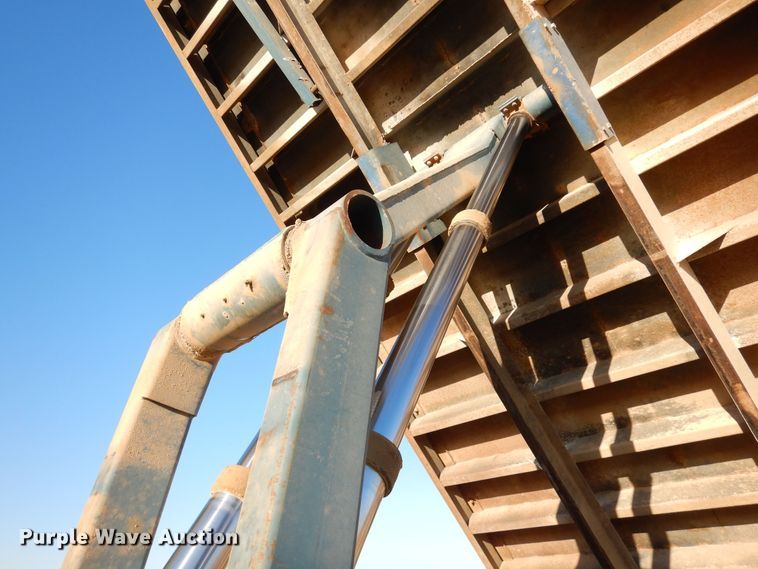 image for item DF8159 1988 GMC TopKick  grain truck