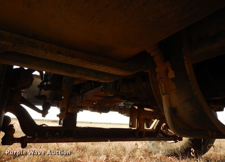 image for item DF8159 1988 GMC TopKick  grain truck