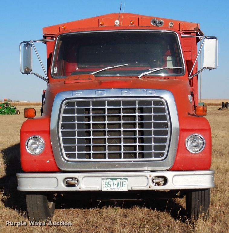 image for item DF8160 1979 Ford 7000  grain truck