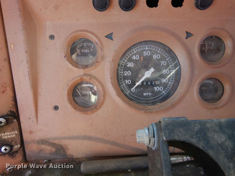 image for item DF8160 1979 Ford 7000  grain truck
