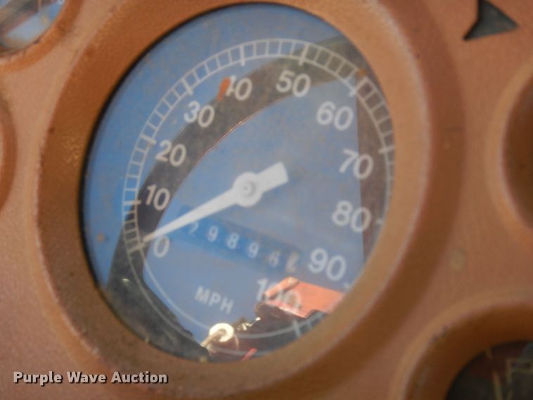 image for item DF8160 1979 Ford 7000  grain truck