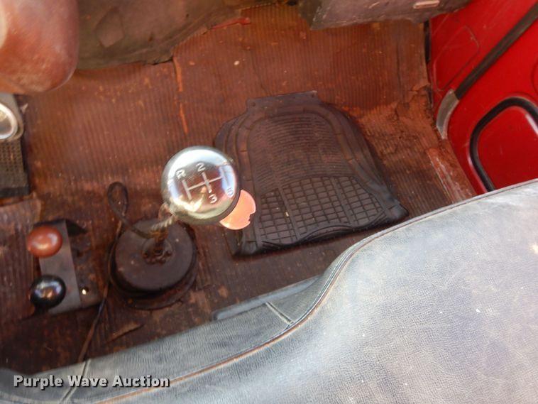 image for item DF8160 1979 Ford 7000  grain truck