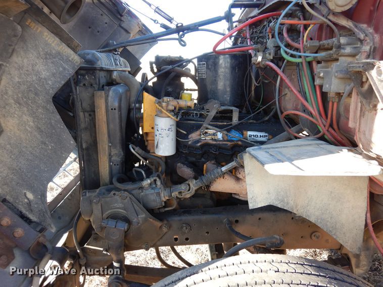 image for item DF8160 1979 Ford 7000  grain truck