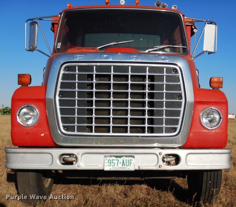 image for item DF8160 1979 Ford 7000  grain truck