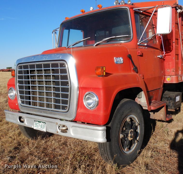 image for item DF8160 1979 Ford 7000  grain truck