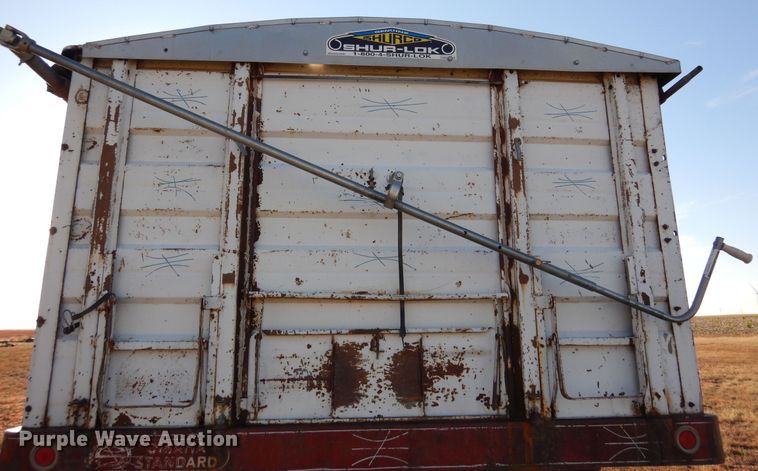 image for item DF8160 1979 Ford 7000  grain truck