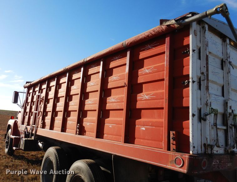 image for item DF8160 1979 Ford 7000  grain truck