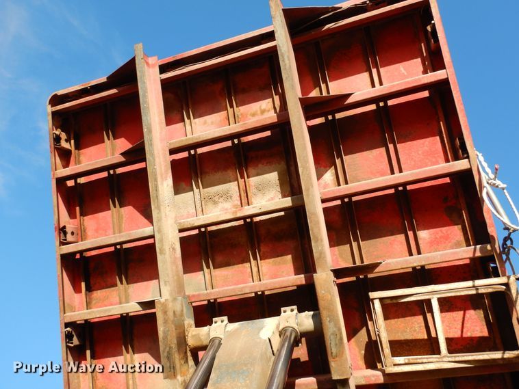 image for item DF8160 1979 Ford 7000  grain truck