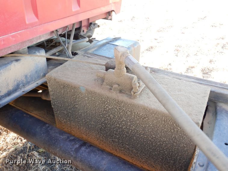 image for item DF8160 1979 Ford 7000  grain truck