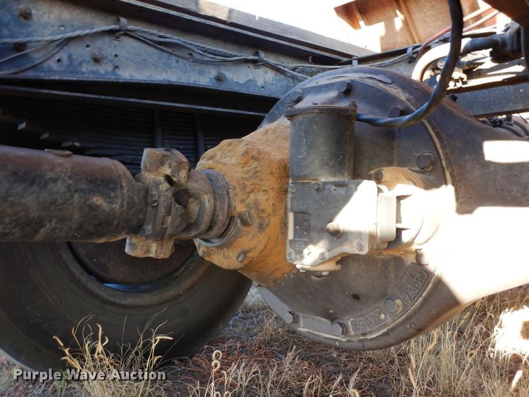 image for item DF8160 1979 Ford 7000  grain truck