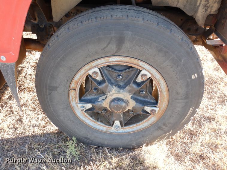 image for item DF8160 1979 Ford 7000  grain truck