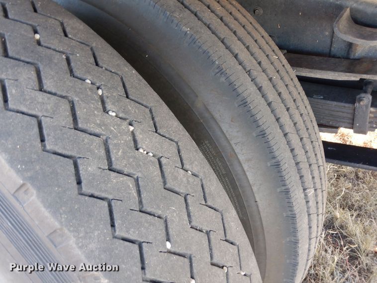 image for item DF8160 1979 Ford 7000  grain truck