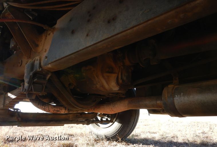 image for item DF8160 1979 Ford 7000  grain truck