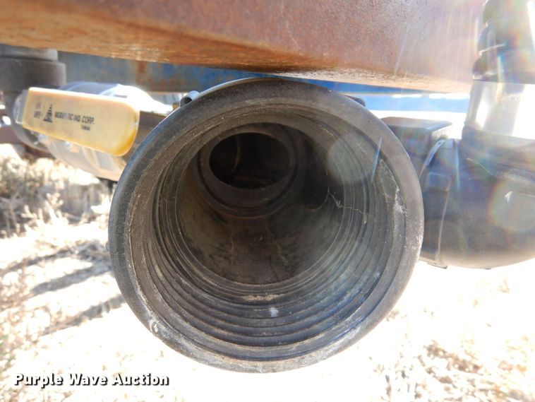 image for item DF8163 Duo Lift  nurse tank trailer