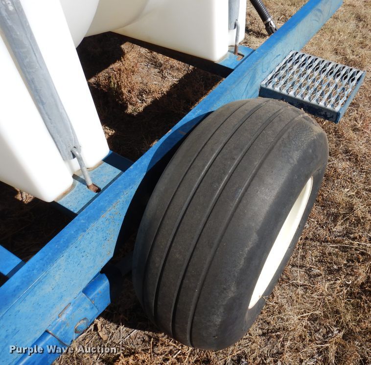 image for item DF8164 Duo Lift  nurse tank trailer