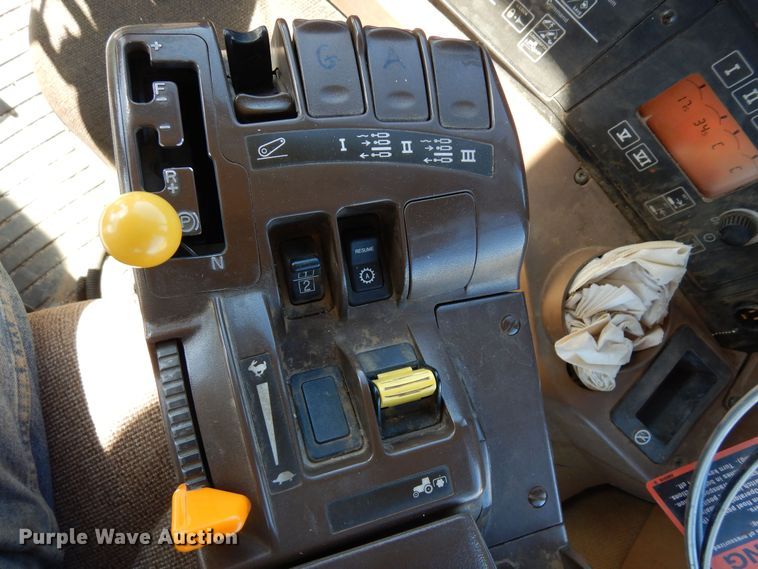 image for item DF8166 2009 John Deere 8130  MFWD tractor