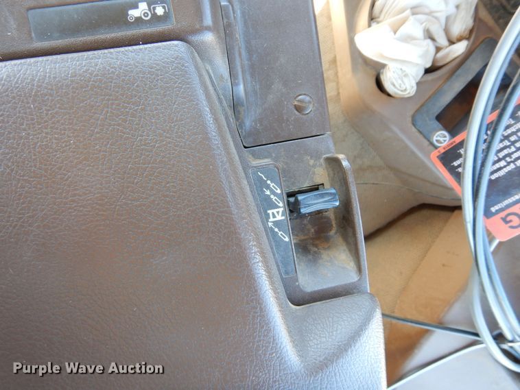 image for item DF8166 2009 John Deere 8130  MFWD tractor