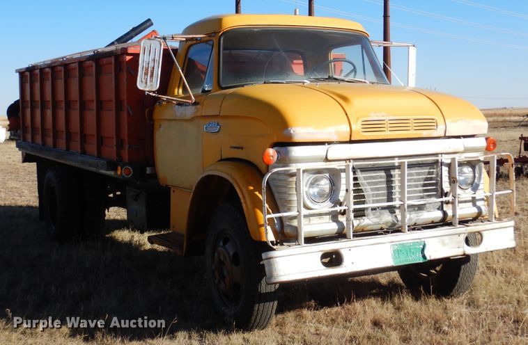 image for item DF8171 1966 Ford 600  grain truck