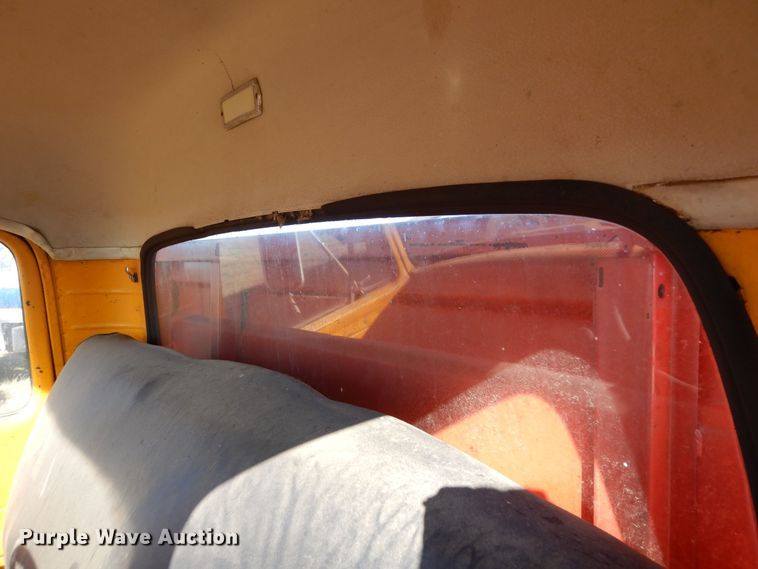 image for item DF8171 1966 Ford 600  grain truck