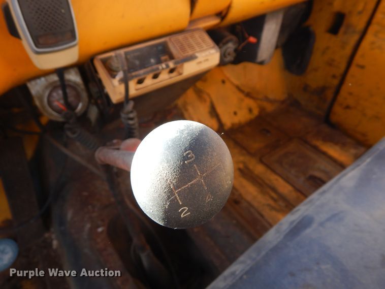 image for item DF8171 1966 Ford 600  grain truck