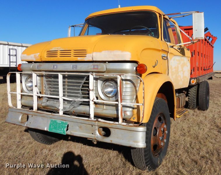image for item DF8171 1966 Ford 600  grain truck