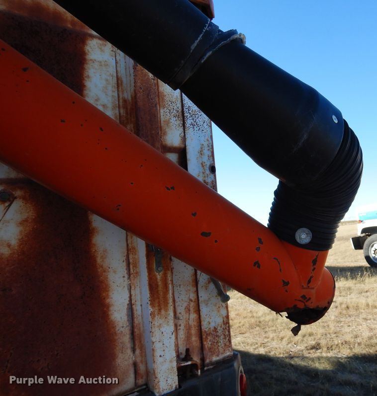 image for item DF8171 1966 Ford 600  grain truck