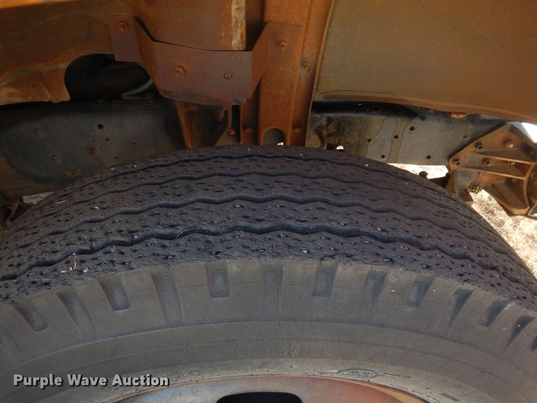 image for item DF8171 1966 Ford 600  grain truck