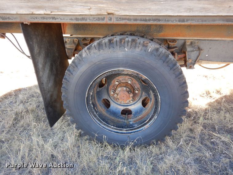 image for item DF8171 1966 Ford 600  grain truck