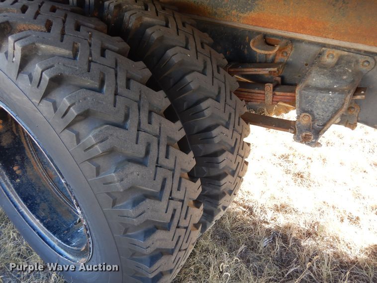 image for item DF8171 1966 Ford 600  grain truck